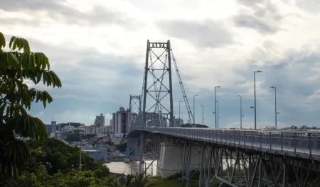 Câmera ao vivo Ponte Hercílio Luz em Florianópolis